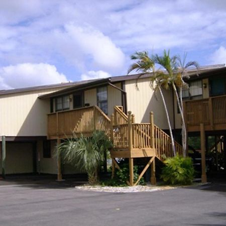 River Wilderness Waterfront Cabins Эверглейдс-Сити Экстерьер фото