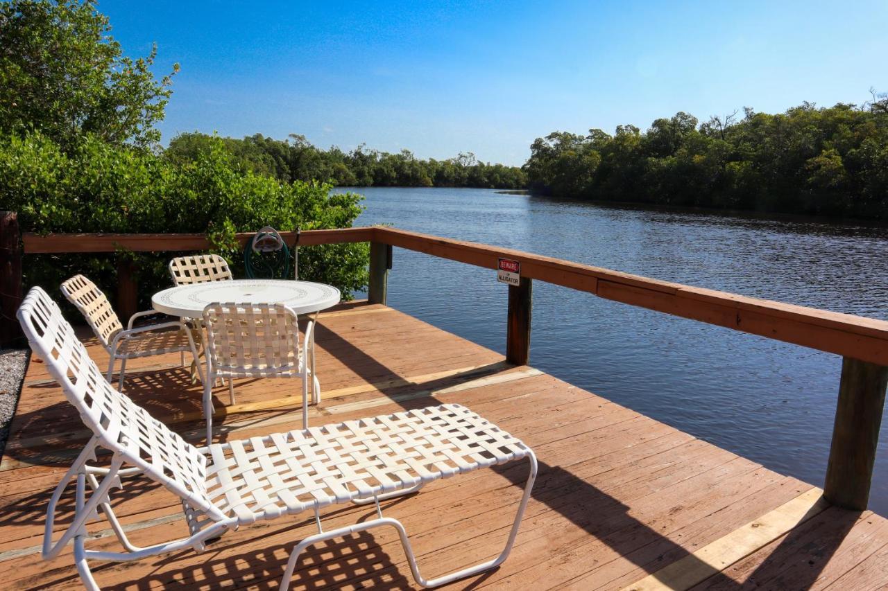 River Wilderness Waterfront Cabins Эверглейдс-Сити Экстерьер фото