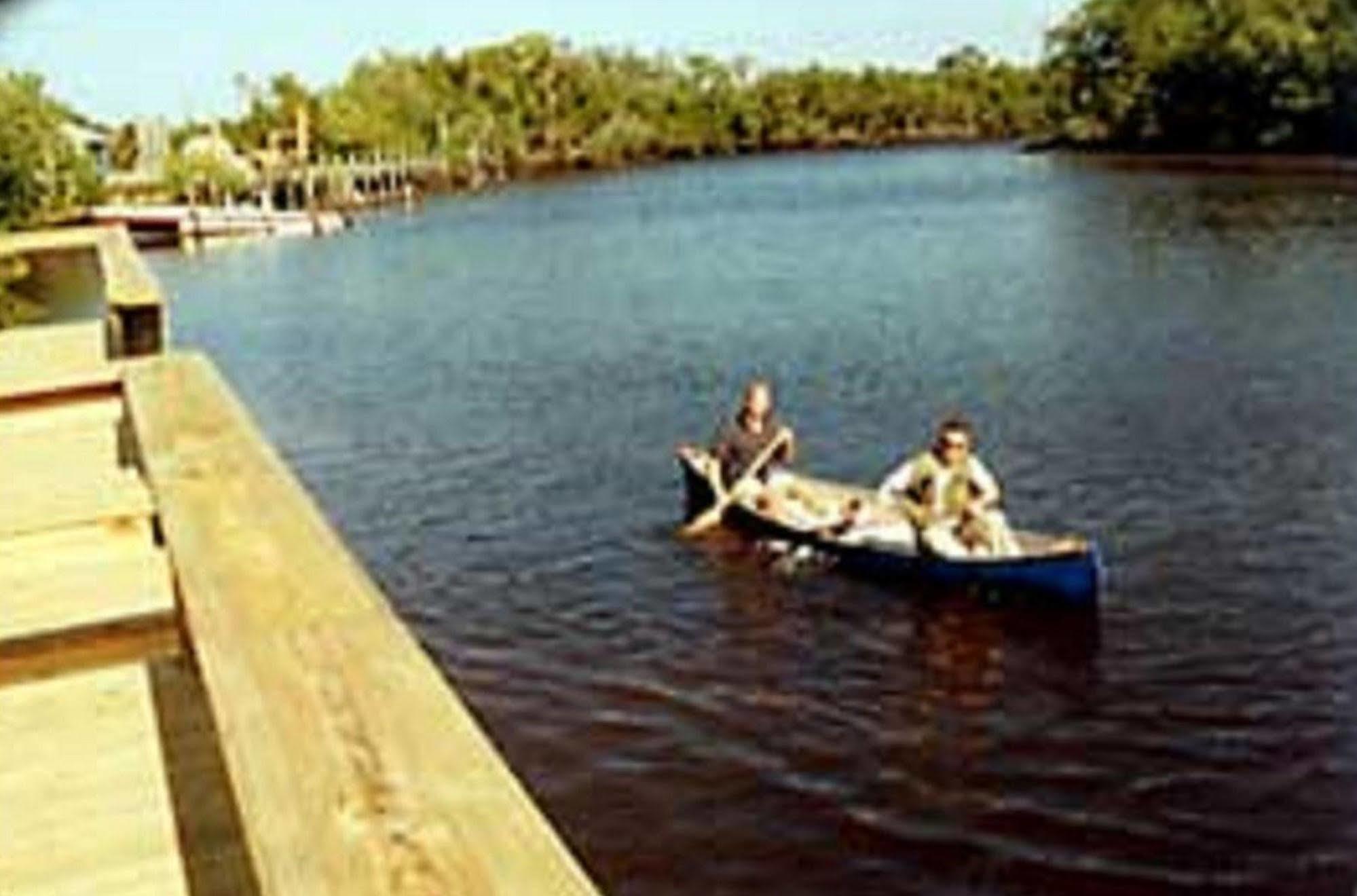 River Wilderness Waterfront Cabins Эверглейдс-Сити Экстерьер фото