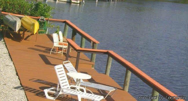River Wilderness Waterfront Cabins Эверглейдс-Сити Экстерьер фото